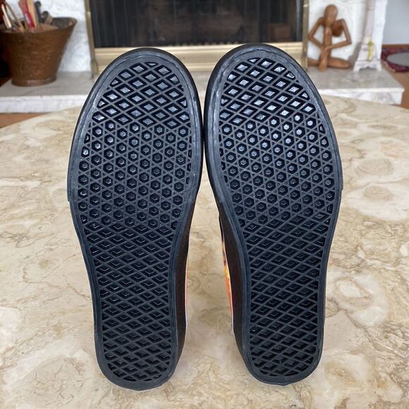 NWOT Yes We Vive Peace Sign Multicolour Slip On Sneakers - Picture 12 of 13